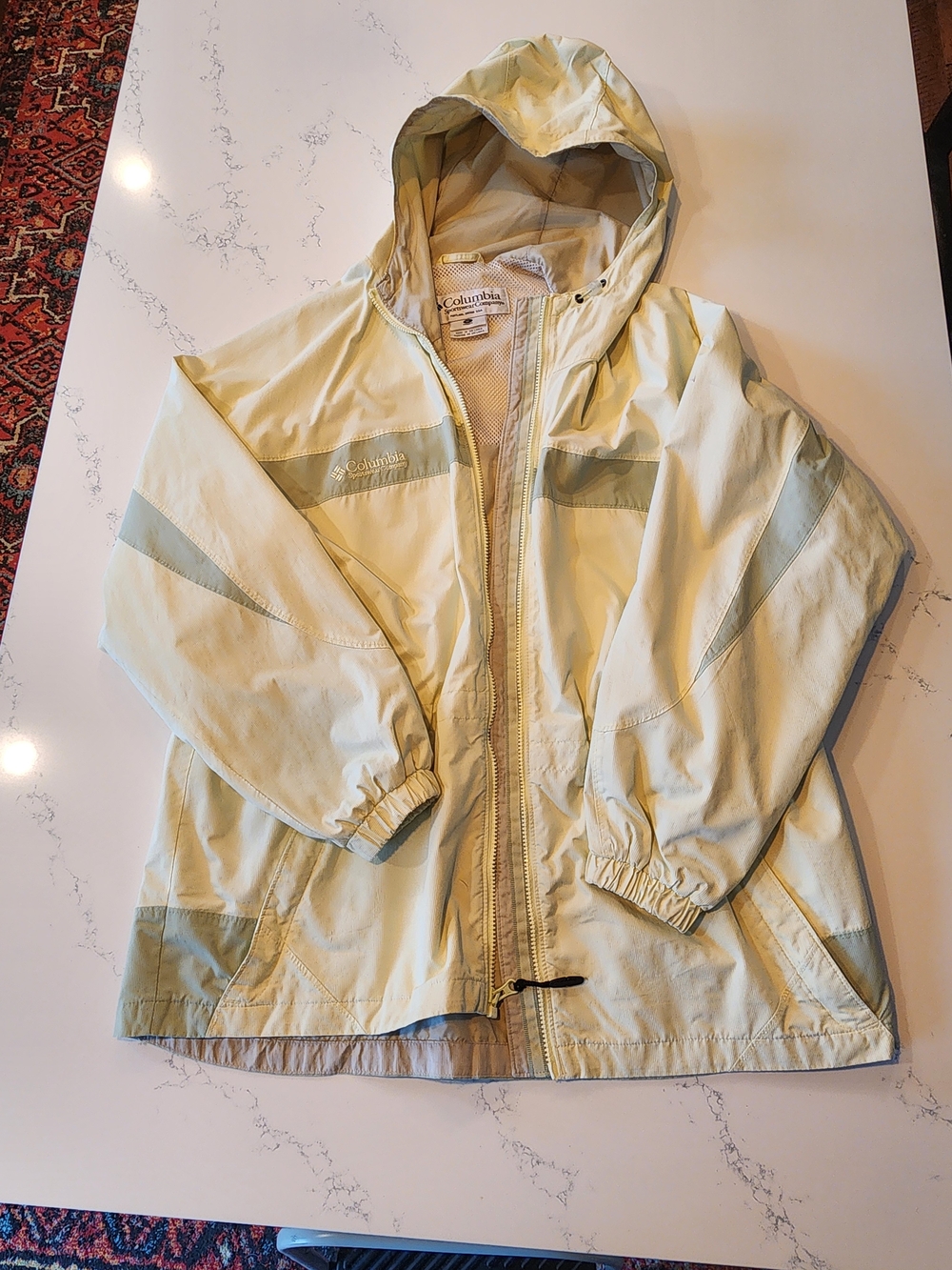 Columbia Hooded Raincoat in Pale Yellow Green